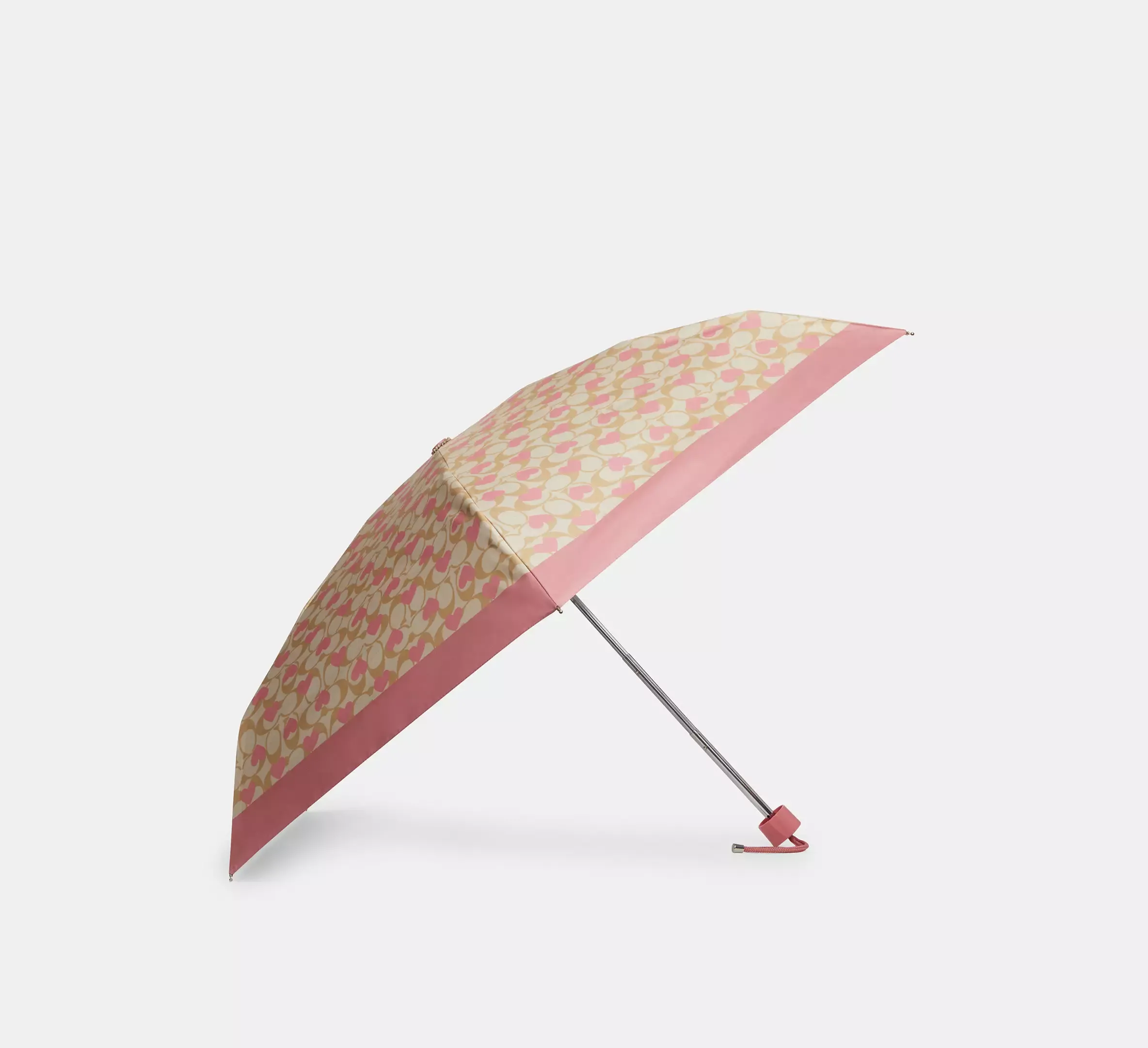 𝐂𝐨𝐚𝐜𝐡                                                                                                                                                                         𝐎𝐮𝐭𝐥𝐞𝐭